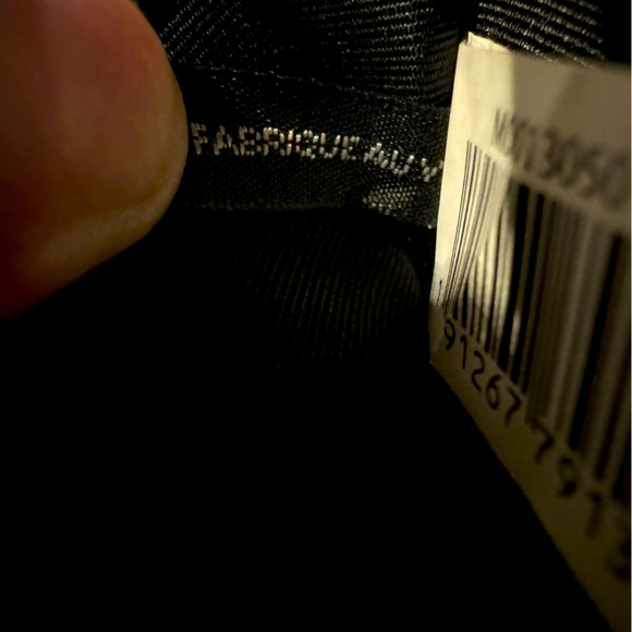 Marc Jacobs Tan Leather Bifold Wallet  mod: M0013050 slight button wear - Picture 6 of 10